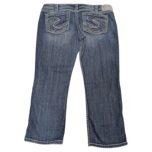 Silver Jeans Women's 33 Twisted Capri Distressed Light Wash Low Rise Embroidered